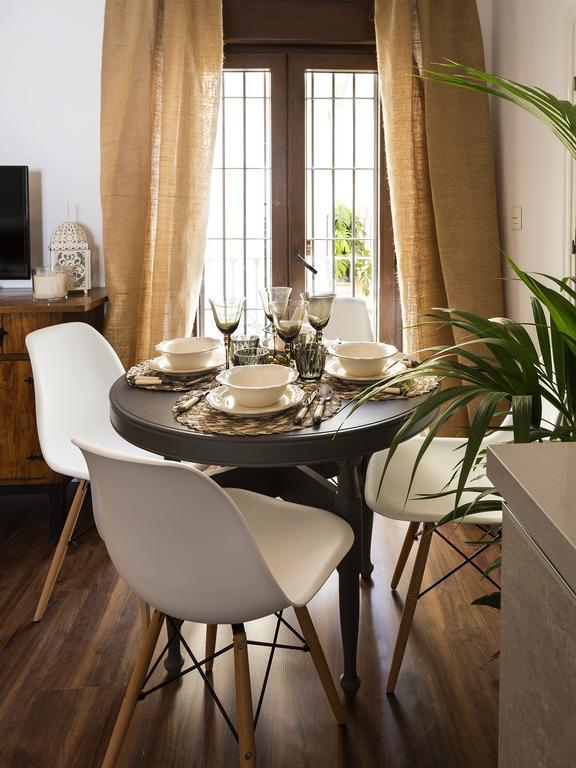 Selecta Apartments Los Venerables Sevilla Szoba fotó